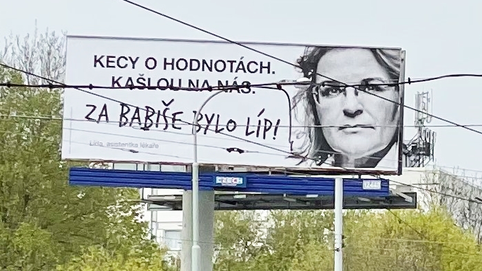 Bylo za Babiše líp? Billboardy ANO inspirují k parodii : Marketing journal